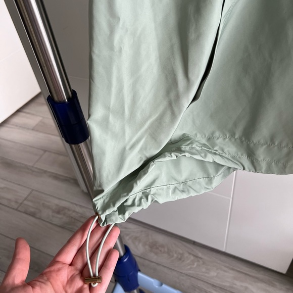 Main Strip Sage Green Windbreaker - 1X - Picture 4 of 11